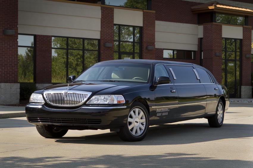 Stretch Black Lincoln Limo Exterior View